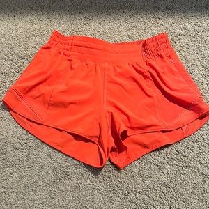 Lululemon High Rise Hotty Hot 2.5” Shorts